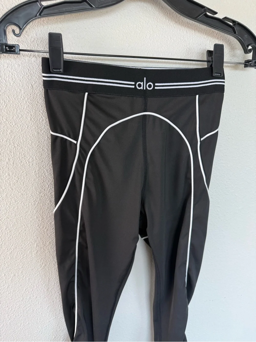 Alo Yoga Airbrush High-Waist 7/8 Heart Throb Legging Black and White Women’s XS